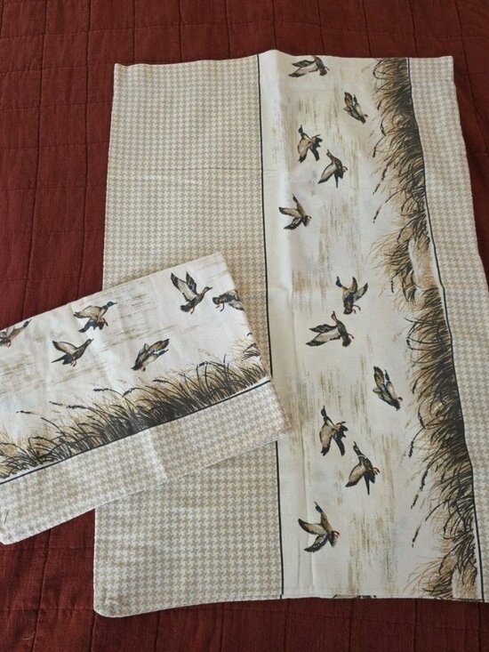 J.P. Stevens Other - Set of 2 Vintage Stevens Pillowcase Duck Houndstooth 20 X 30 Standard Hunter